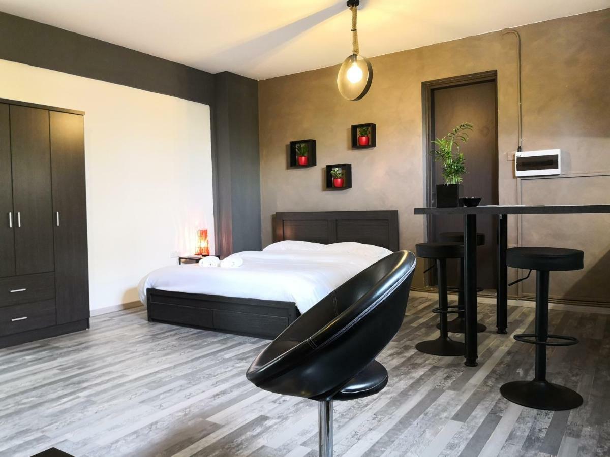 לרנקה The Room מראה חיצוני תמונה